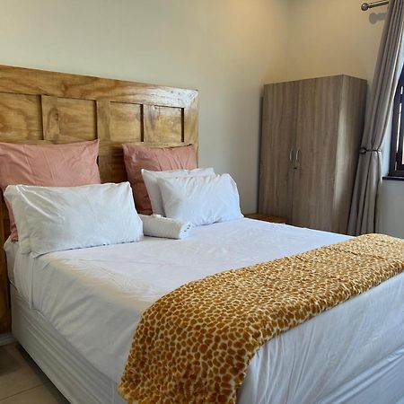 La Vue Hotel Port Shepstone Buitenkant foto